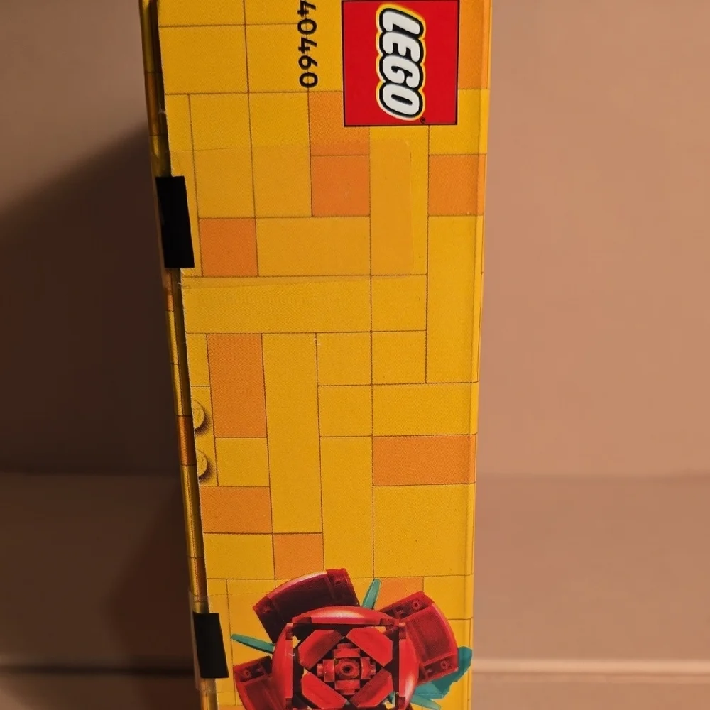 Lego Botanical ROSES Set 40460 New, Factory Sealed!